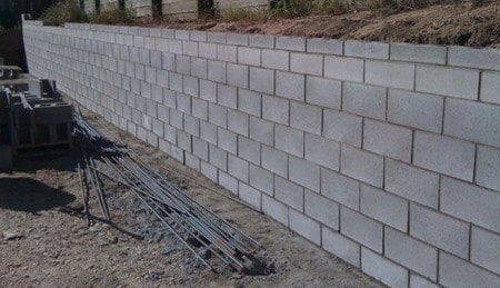 Construction of Concrete Block Retaining Walls with Steps