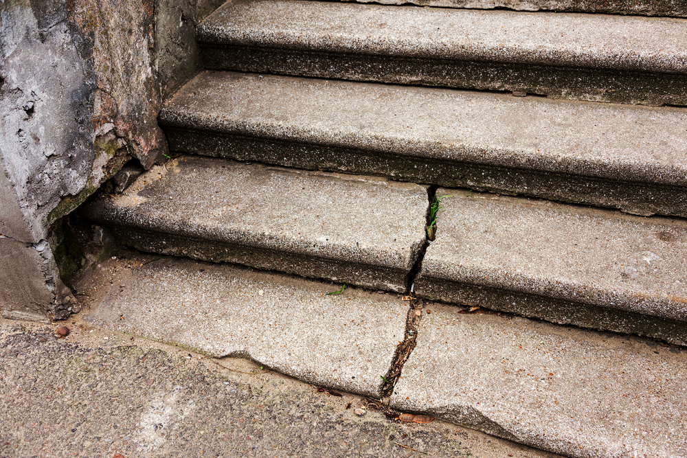 How to Fix Concrete Cracks in Steps - The Constructor